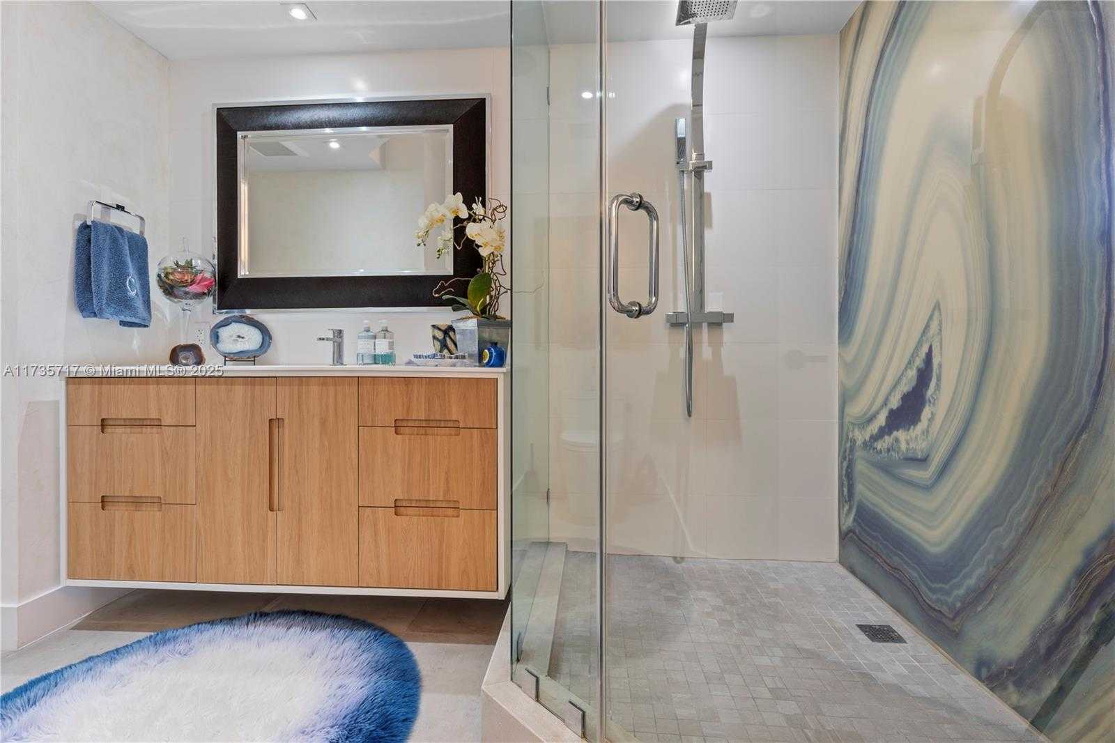 Small Image of 10 VENETIAN WAY #2404, Miami Beach Number 22