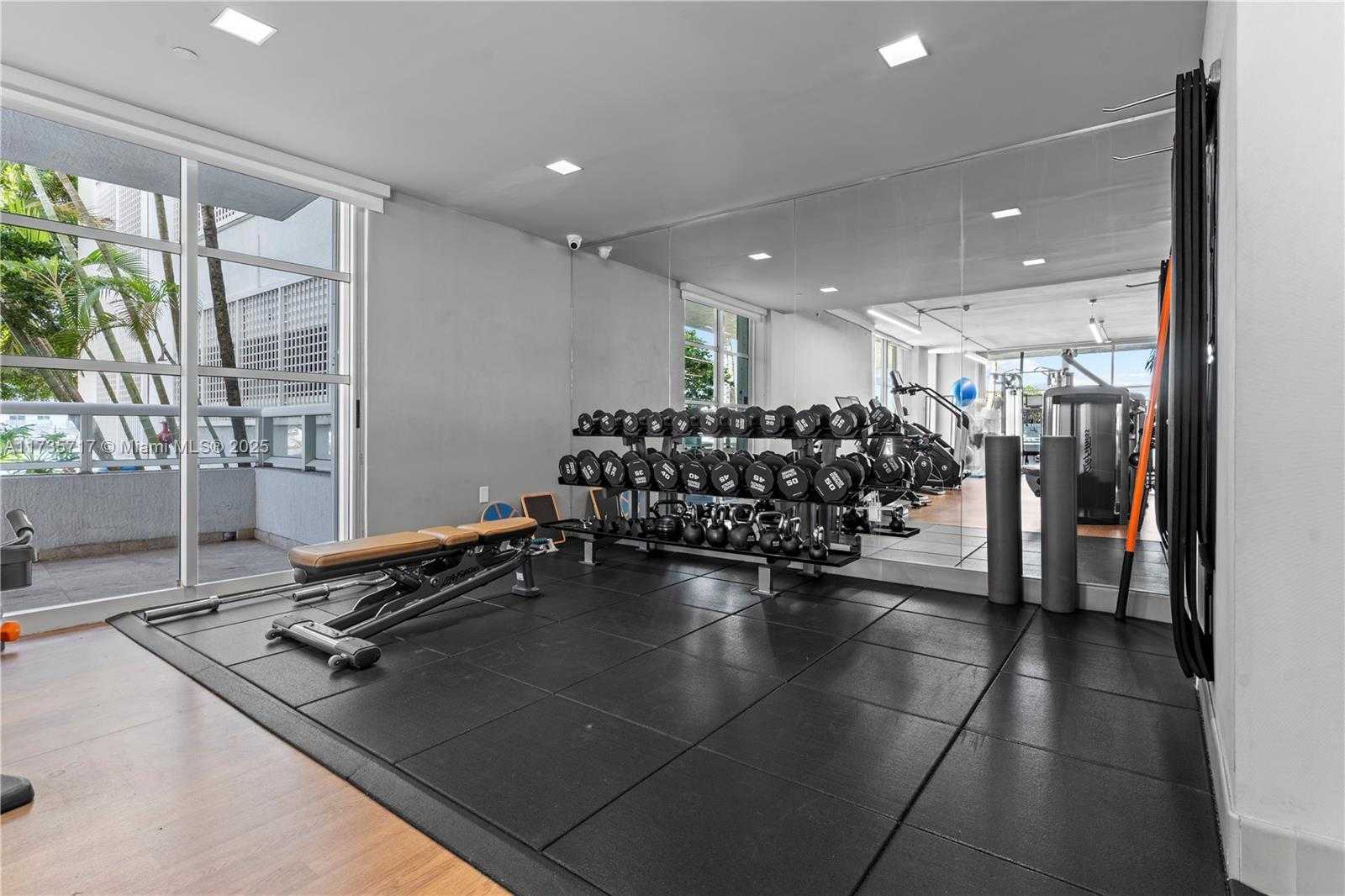 Small Image of 10 VENETIAN WAY #2404, Miami Beach Number 43