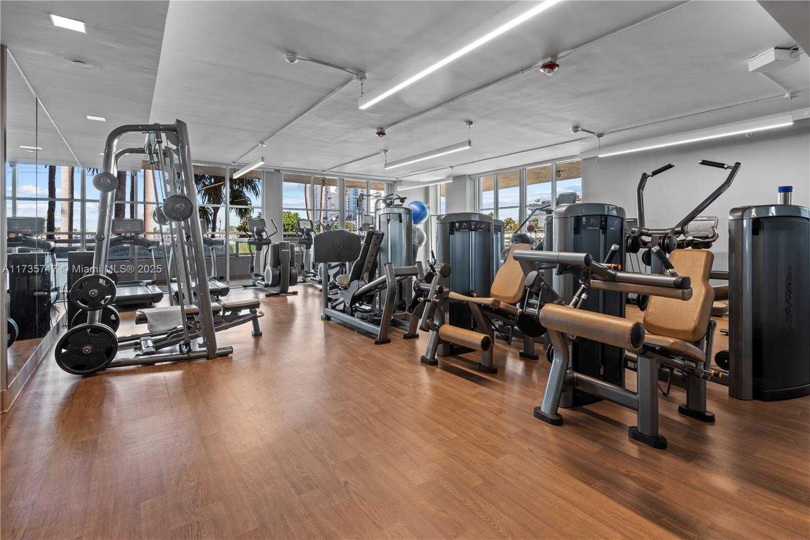 Small Image of 10 VENETIAN WAY #2404, Miami Beach Number 45