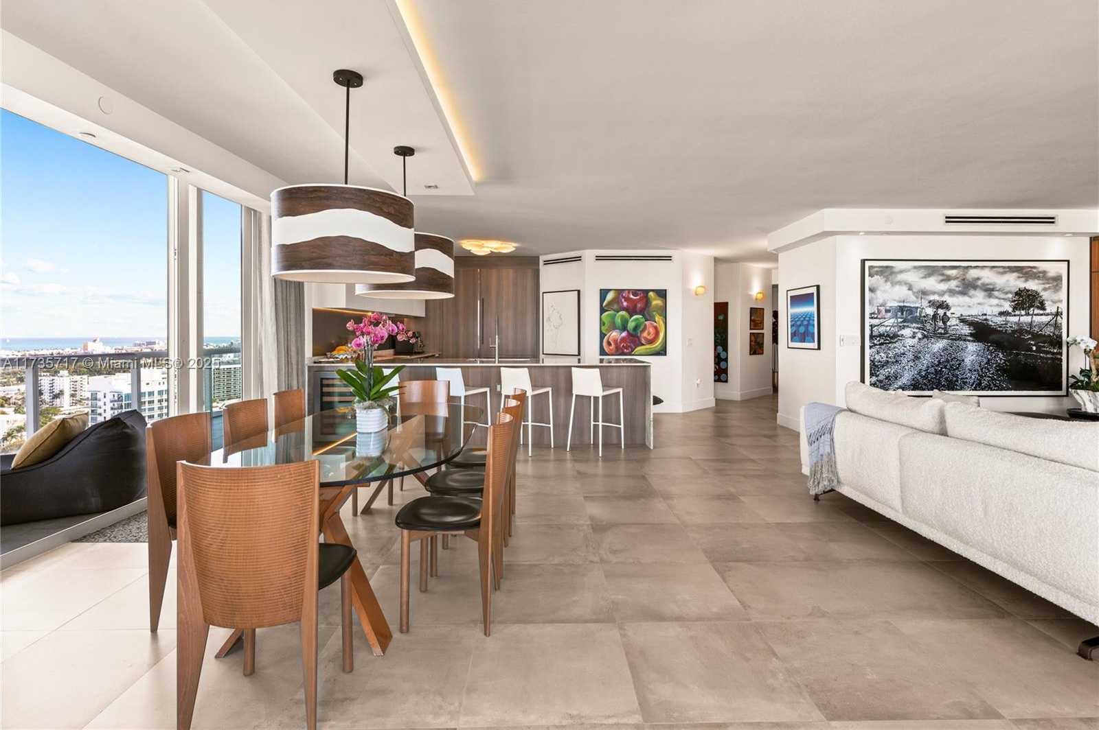 Small Image of 10 VENETIAN WAY #2404, Miami Beach Number 5