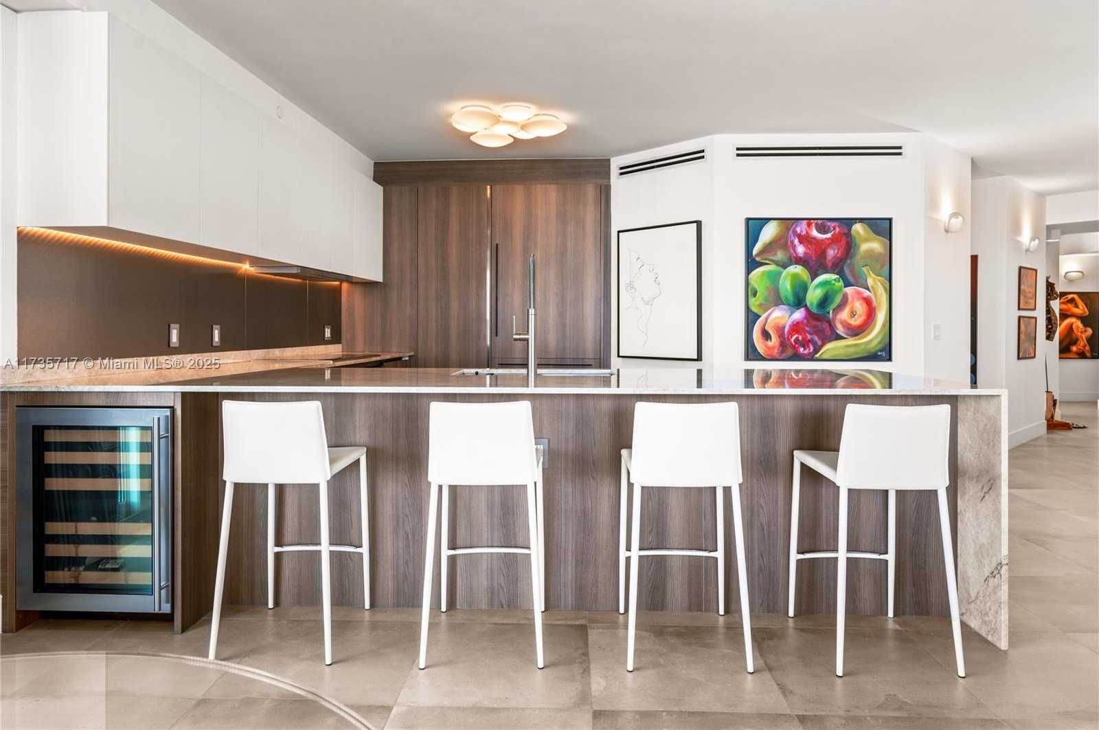 Small Image of 10 VENETIAN WAY #2404, Miami Beach Number 8