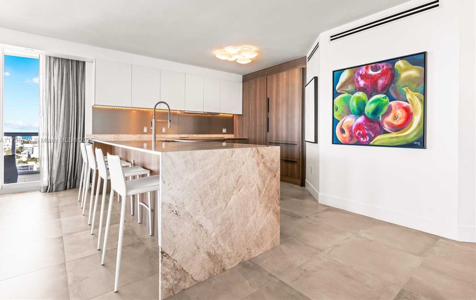 Small Image of 10 VENETIAN WAY #2404, Miami Beach Number 9