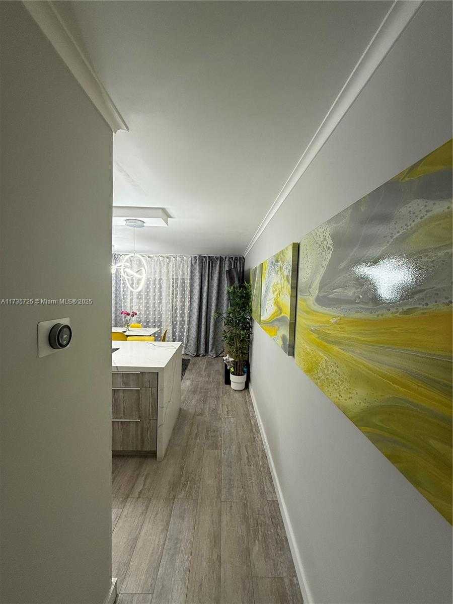 Small Image of 5274 NE 6th Ave, Fort Lauderdale, FL 33334, USA Number 10
