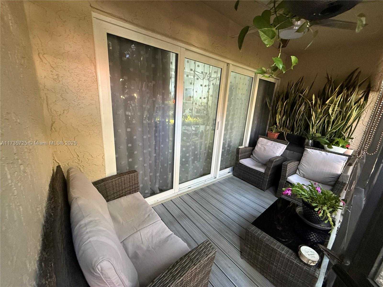 Small Image of 5274 NE 6th Ave, Fort Lauderdale, FL 33334, USA Number 24