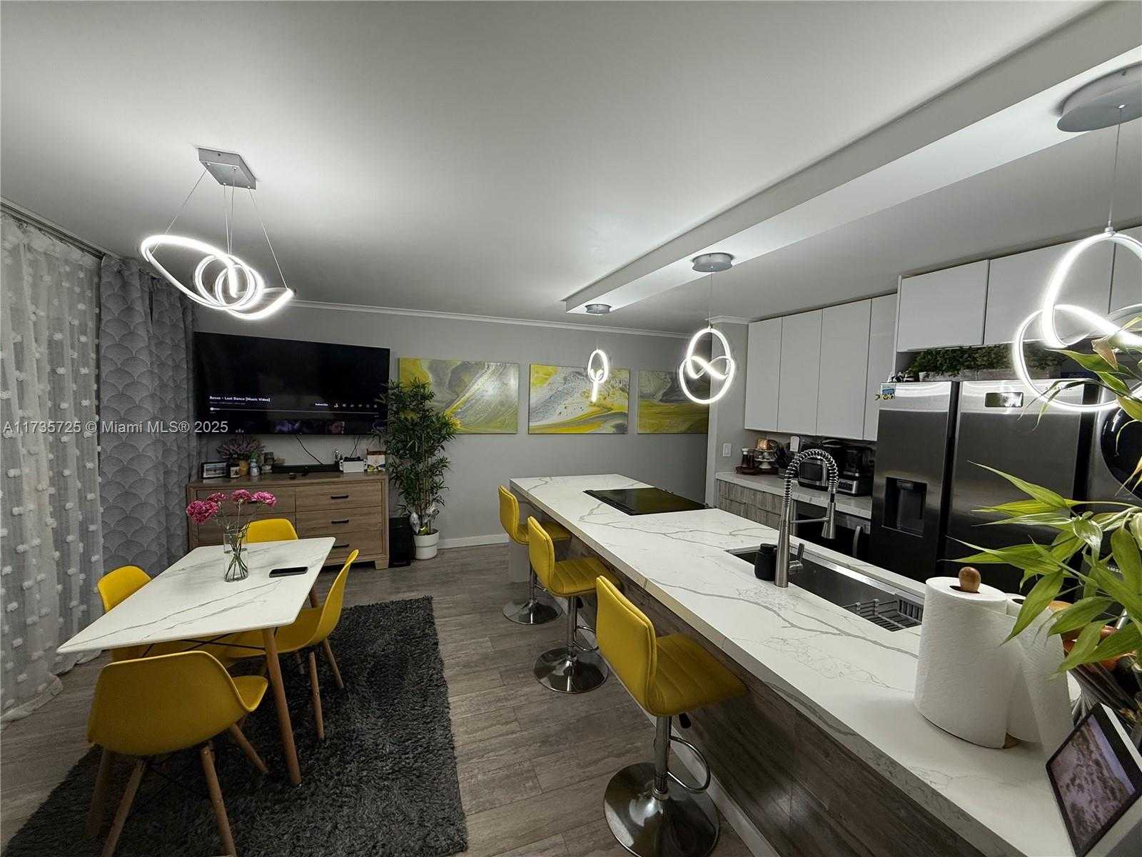 Small Image of 5274 NE 6th Ave, Fort Lauderdale, FL 33334, USA Number 3