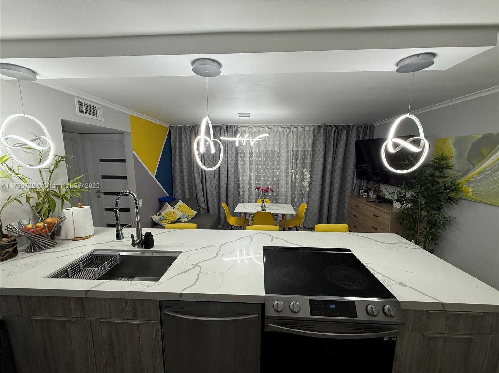 Small Image of 5274 NE 6th Ave, Fort Lauderdale, FL 33334, USA Number 4