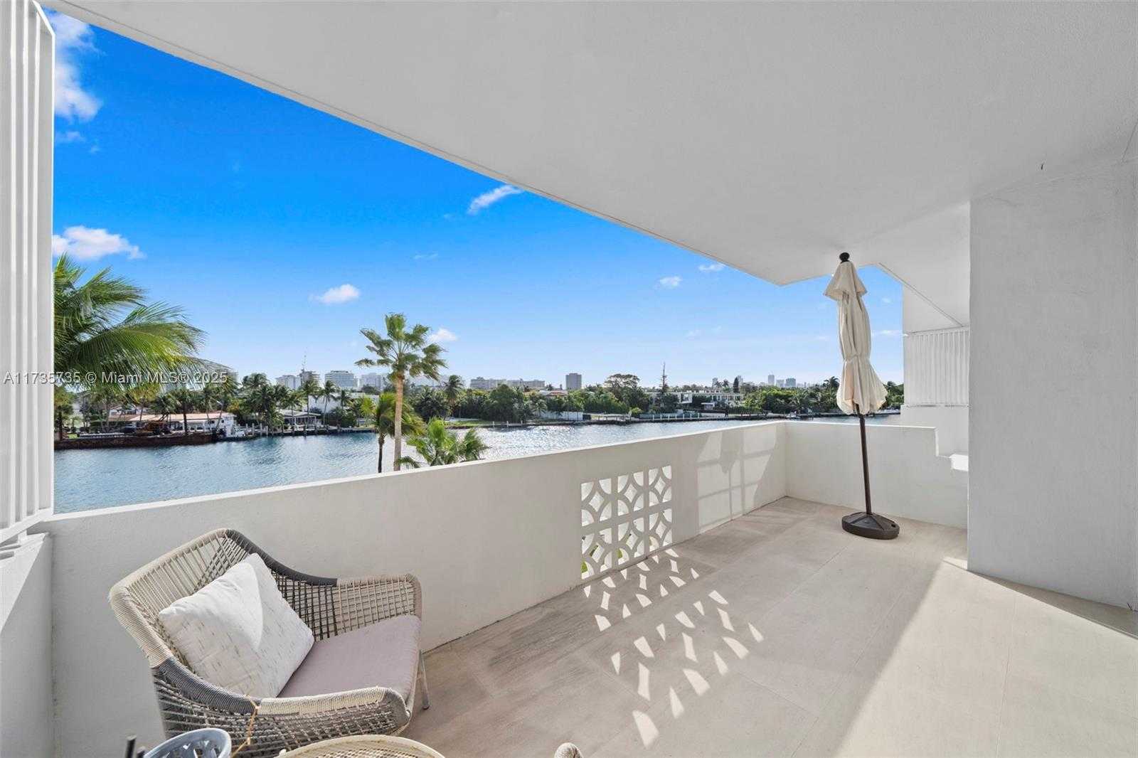 Small Image of 9101 EAST BAY HARBOR DR #405, Bay Harbor Islands Number 10