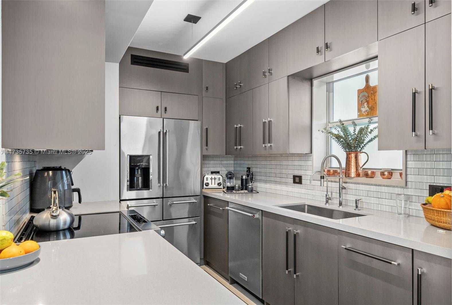 Small Image of 9101 EAST BAY HARBOR DR #405, Bay Harbor Islands Number 3