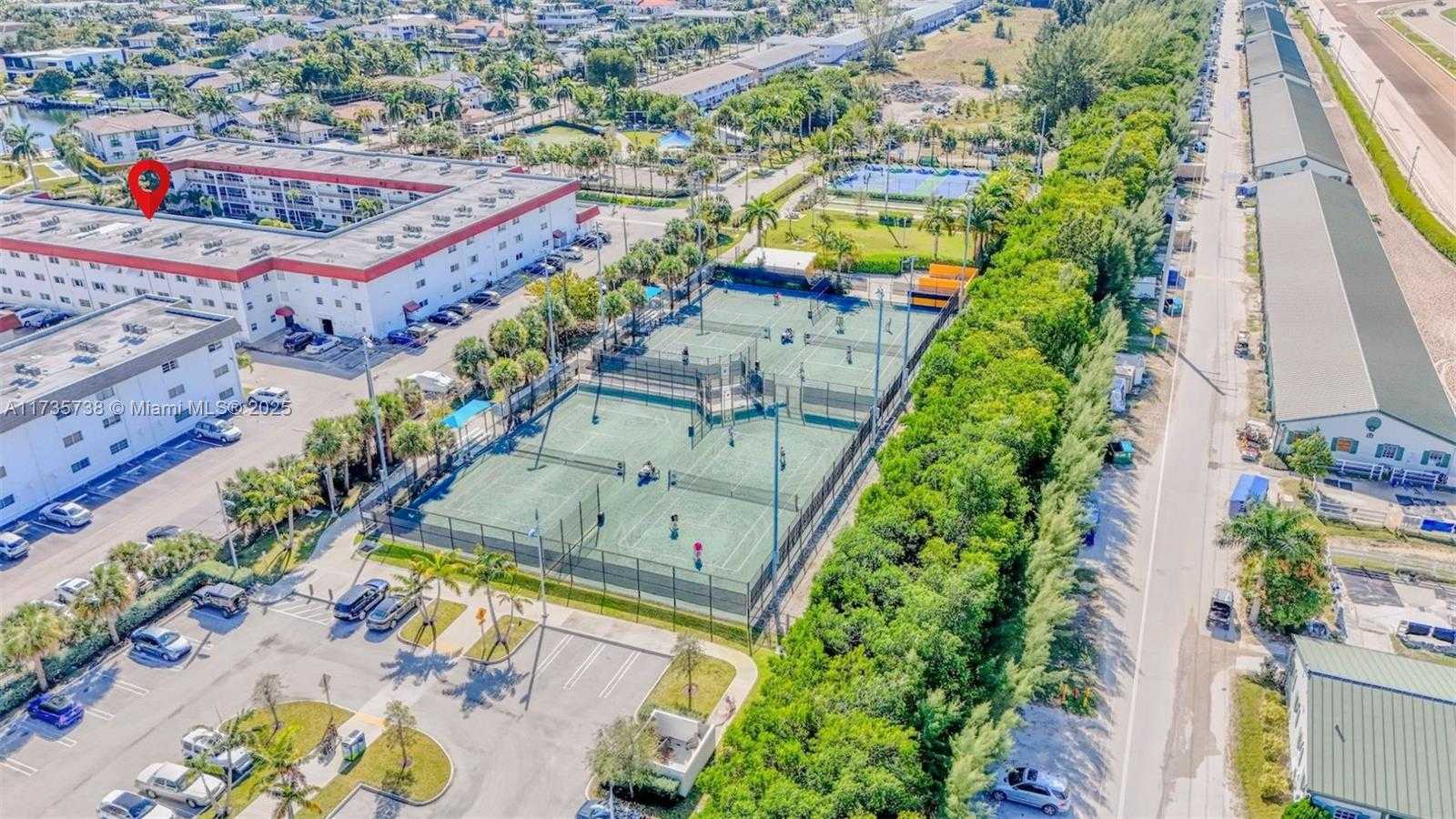 Small Image of 580 EGRET DR #119, Hallandale Beach Number 15