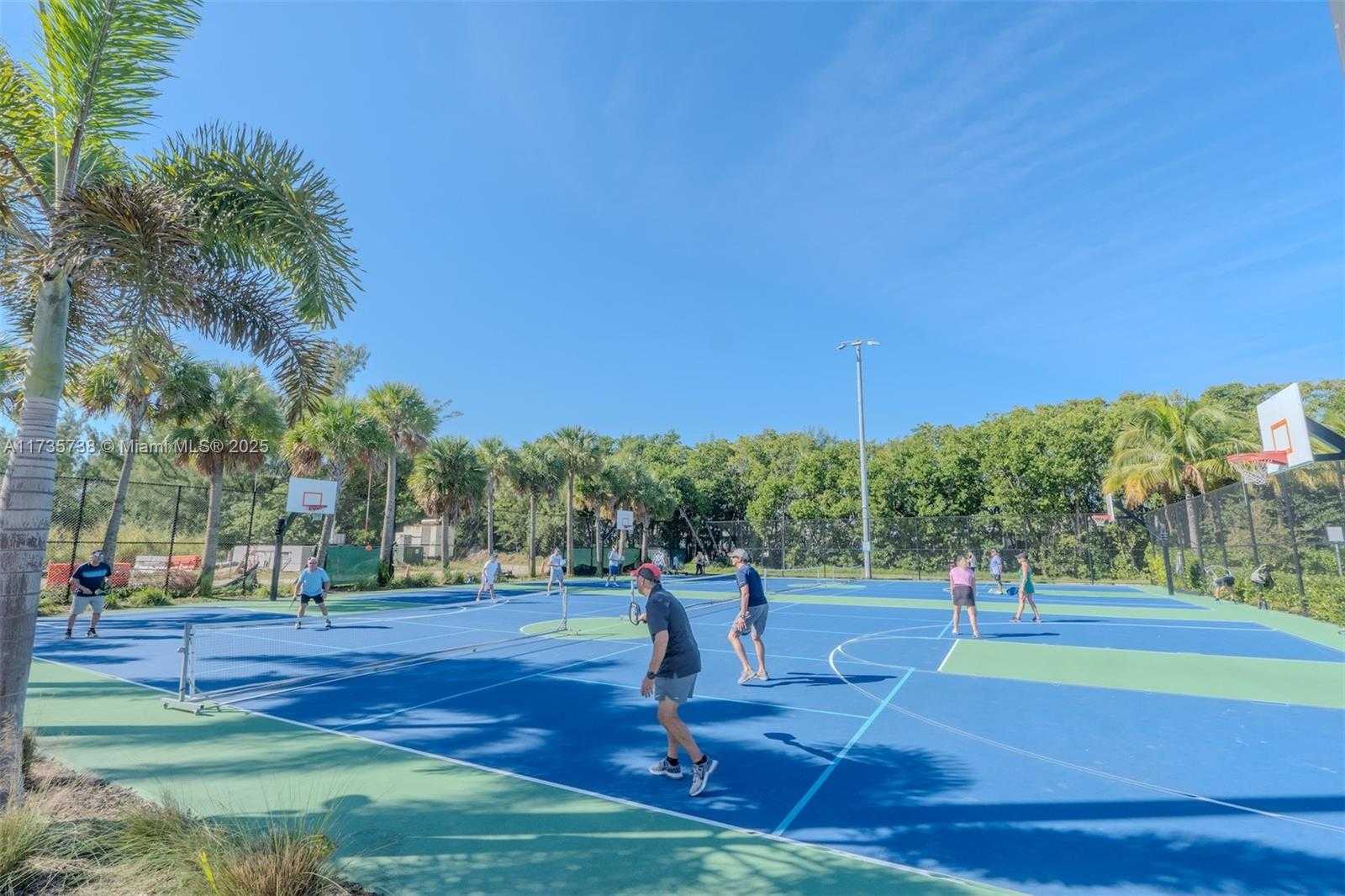 Small Image of 580 EGRET DR #119, Hallandale Beach Number 17