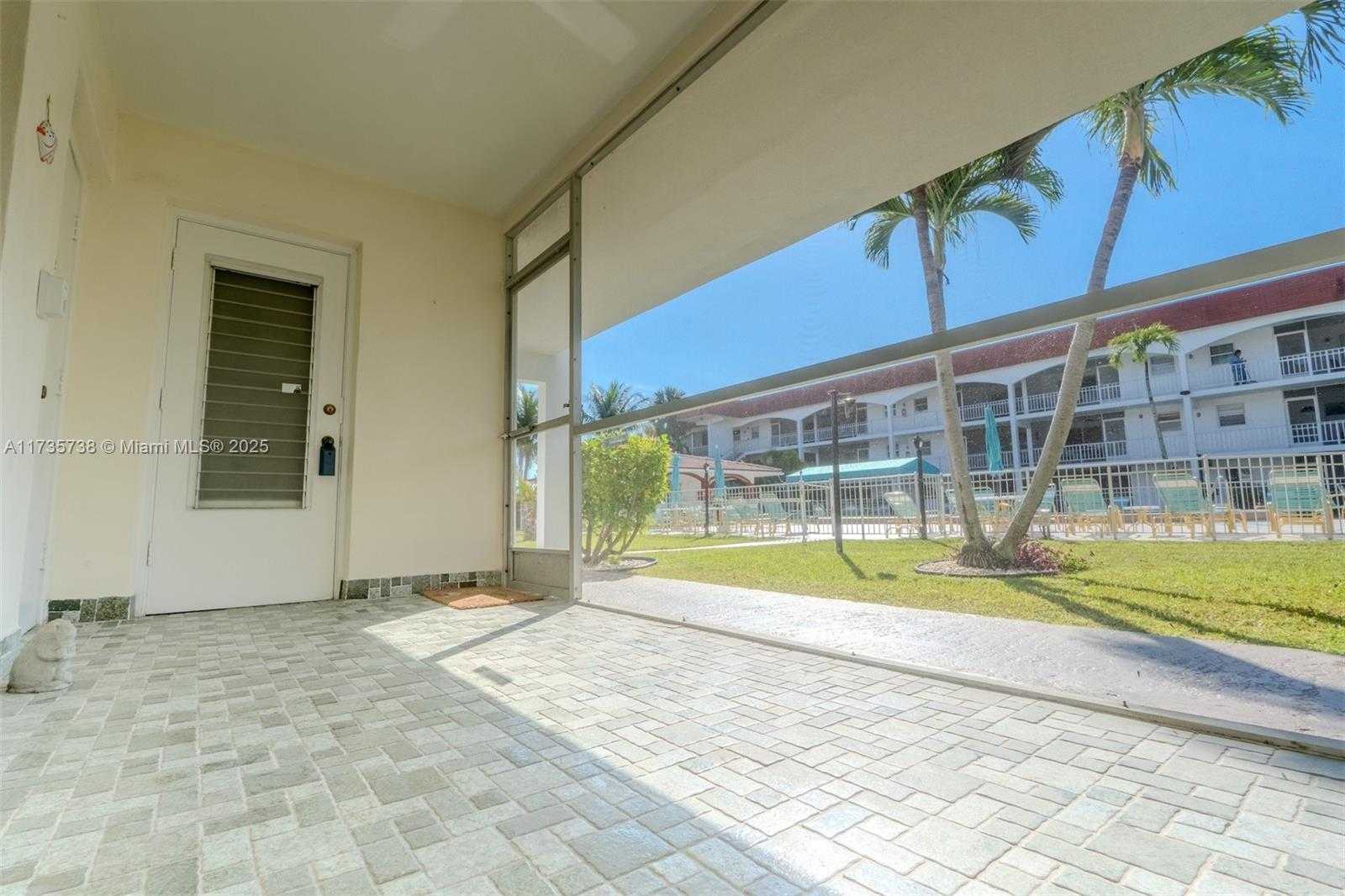Small Image of 580 EGRET DR #119, Hallandale Beach Number 21