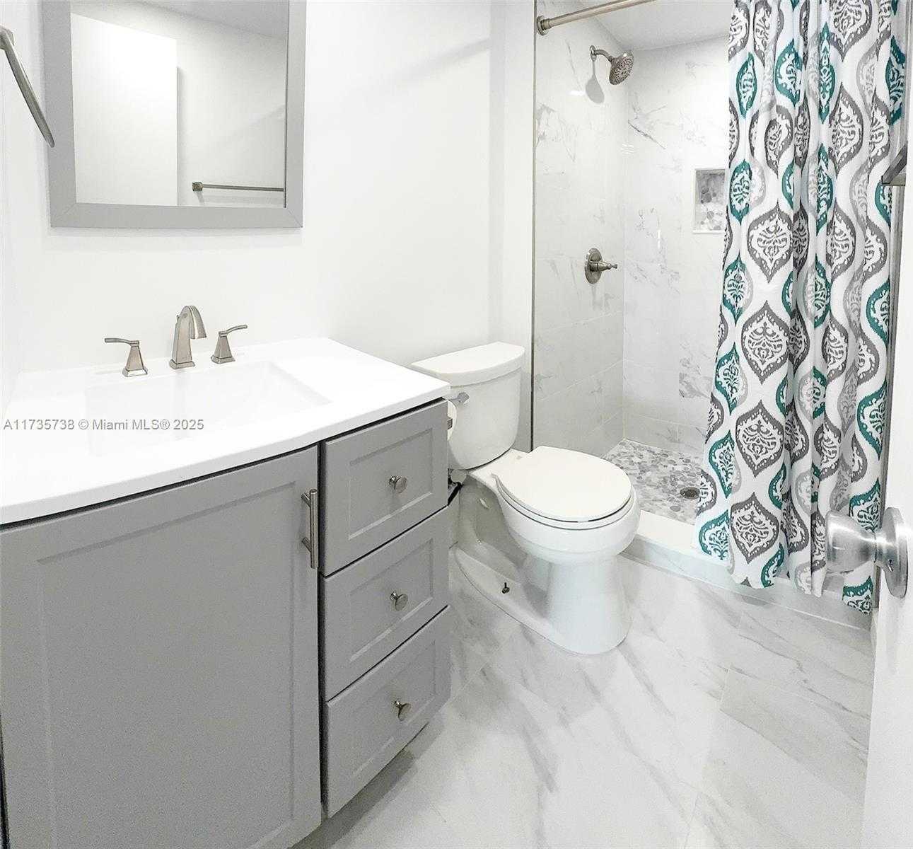 Small Image of 580 EGRET DR #119, Hallandale Beach Number 8