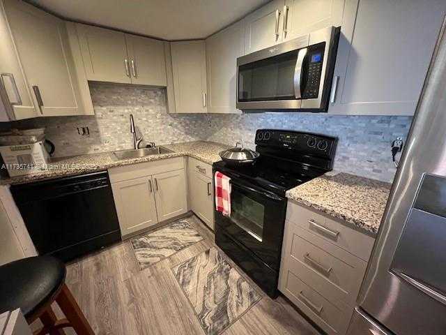 Small Image of 4170 INVERRARY DR #305, Lauderhill Number 9