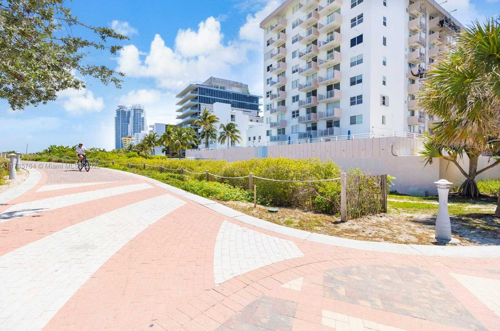 Small Image of 345 OCEAN DR #819, Miami Beach Number 12