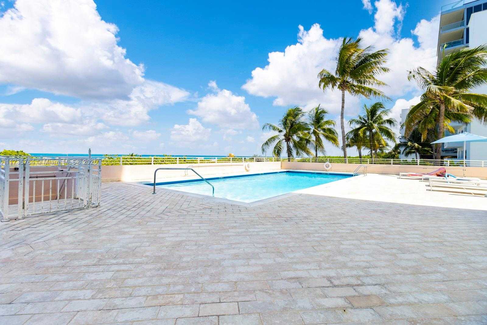 Small Image of 345 OCEAN DR #819, Miami Beach Number 14