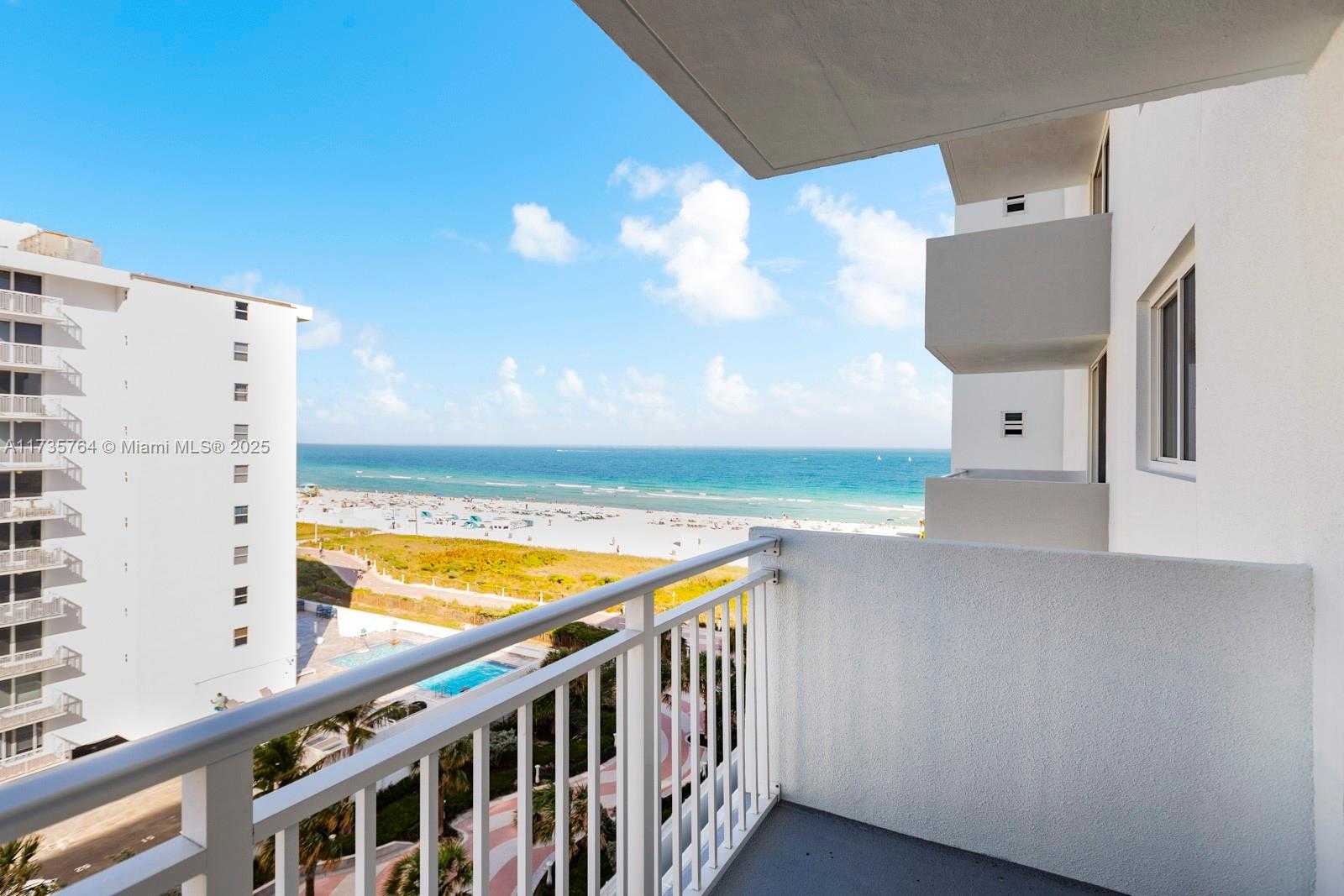 Small Image of 345 OCEAN DR #819, Miami Beach Number 2