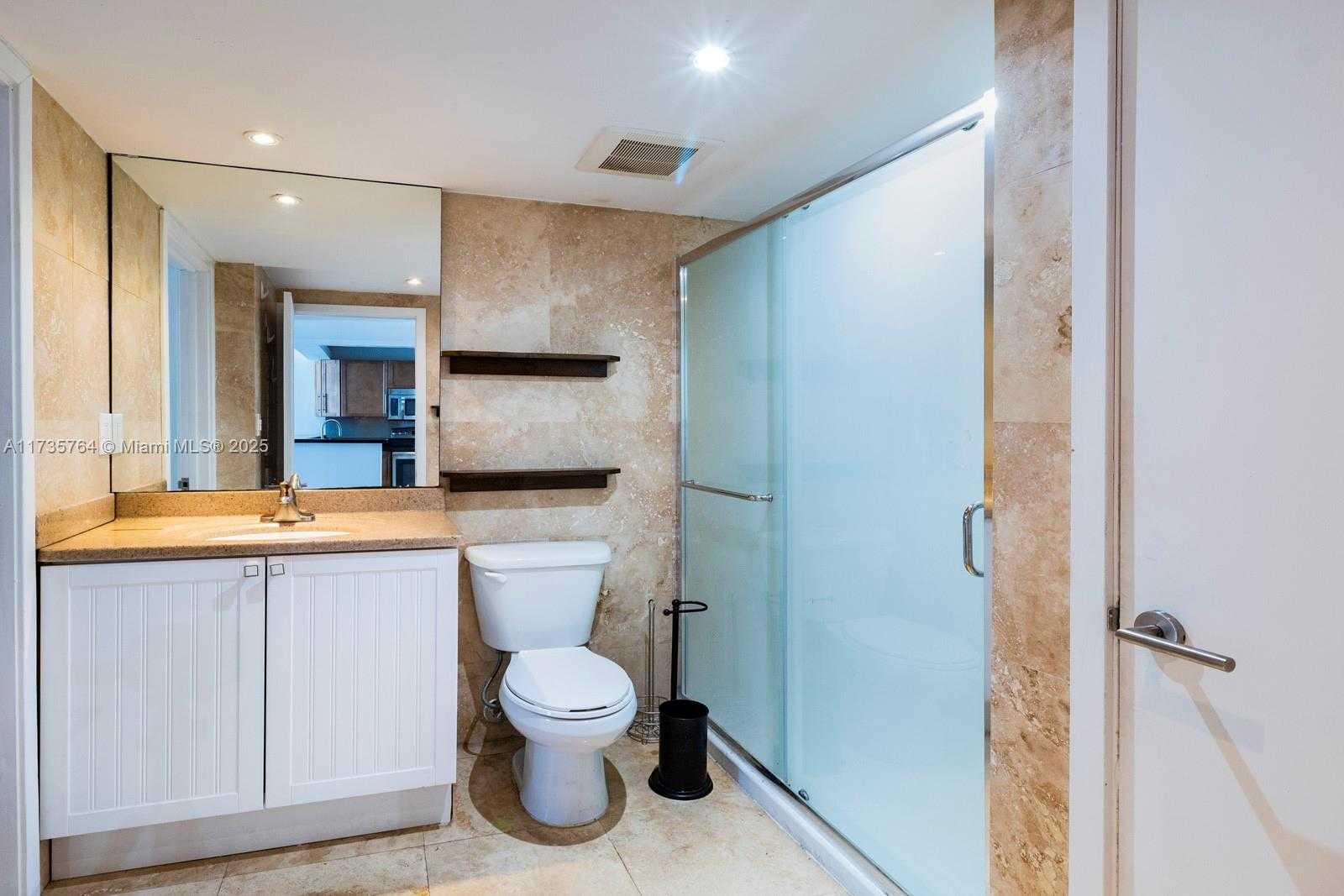 Small Image of 345 OCEAN DR #819, Miami Beach Number 4