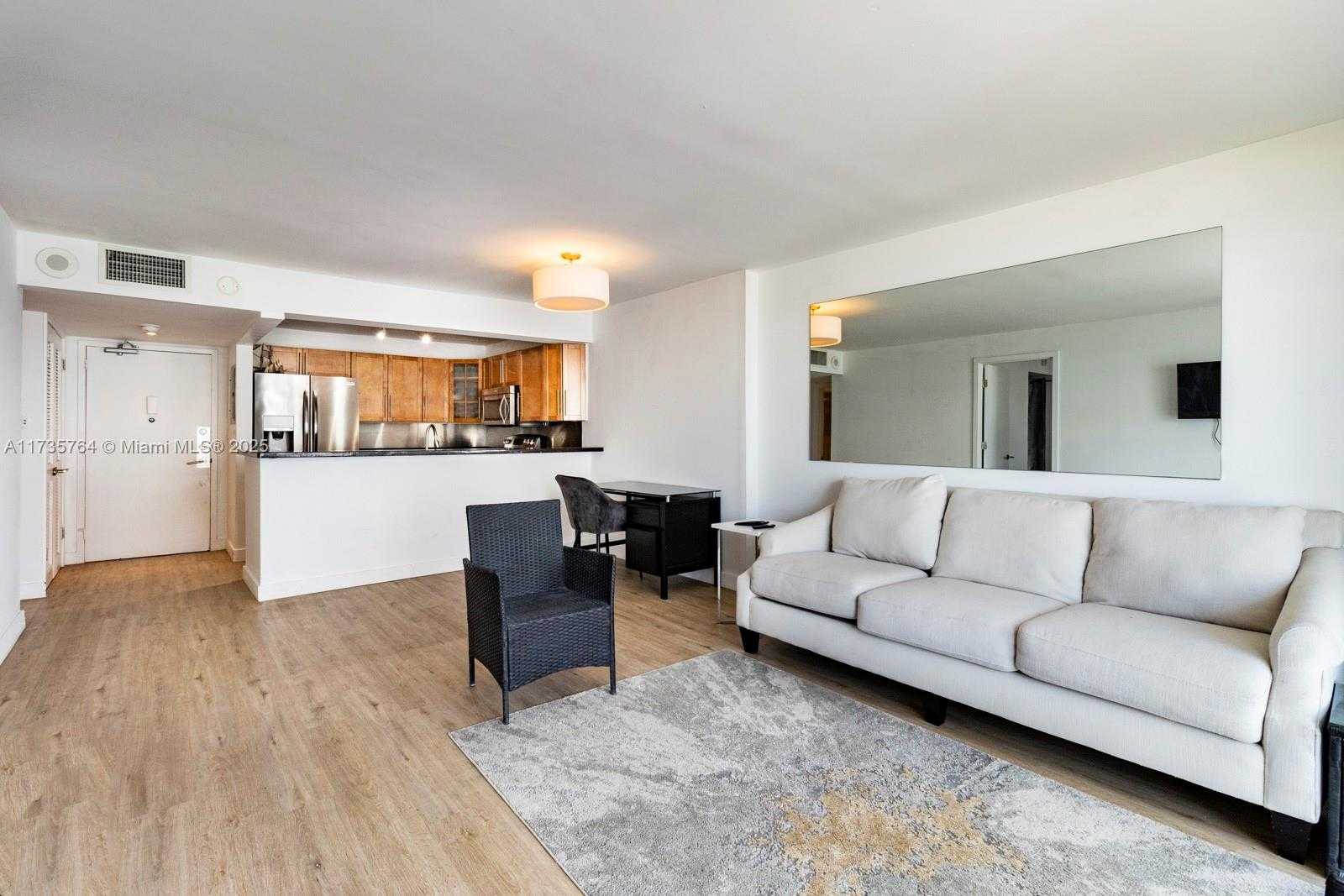 Small Image of 345 OCEAN DR #819, Miami Beach Number 6