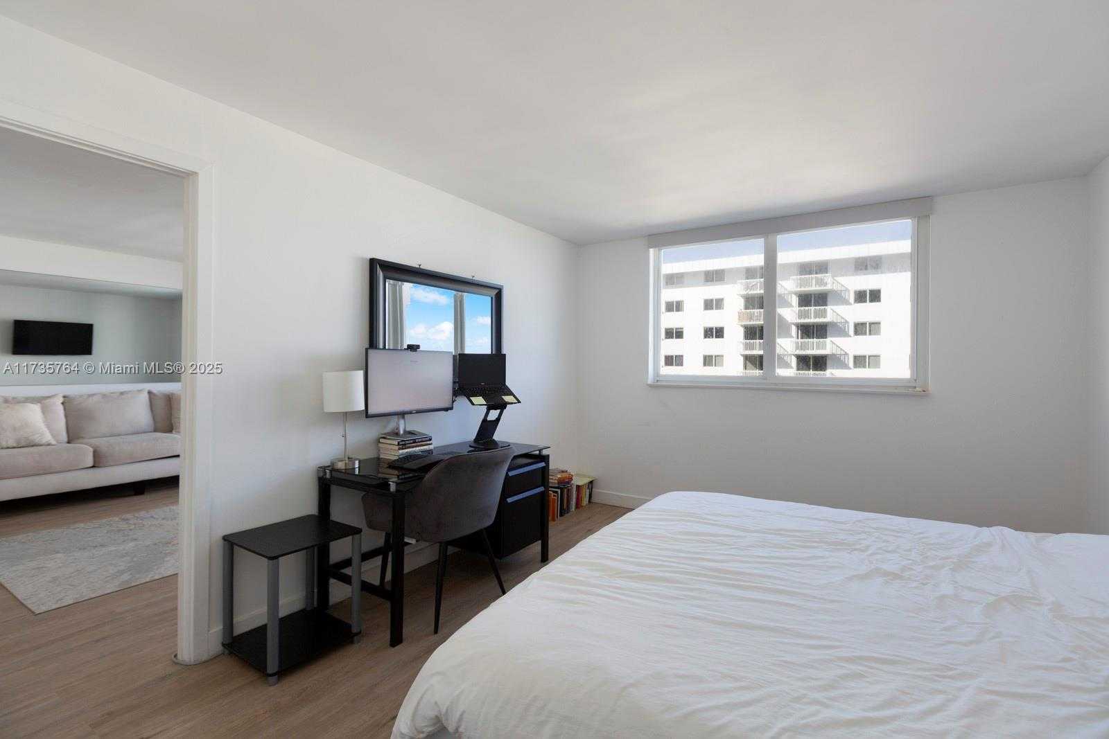 Small Image of 345 OCEAN DR #819, Miami Beach Number 7