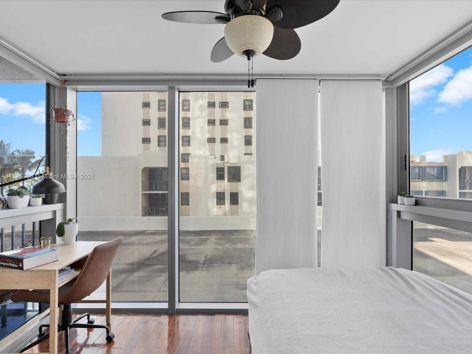 Small Image of 2655 COLLINS AVE #510, Miami Beach Number 19