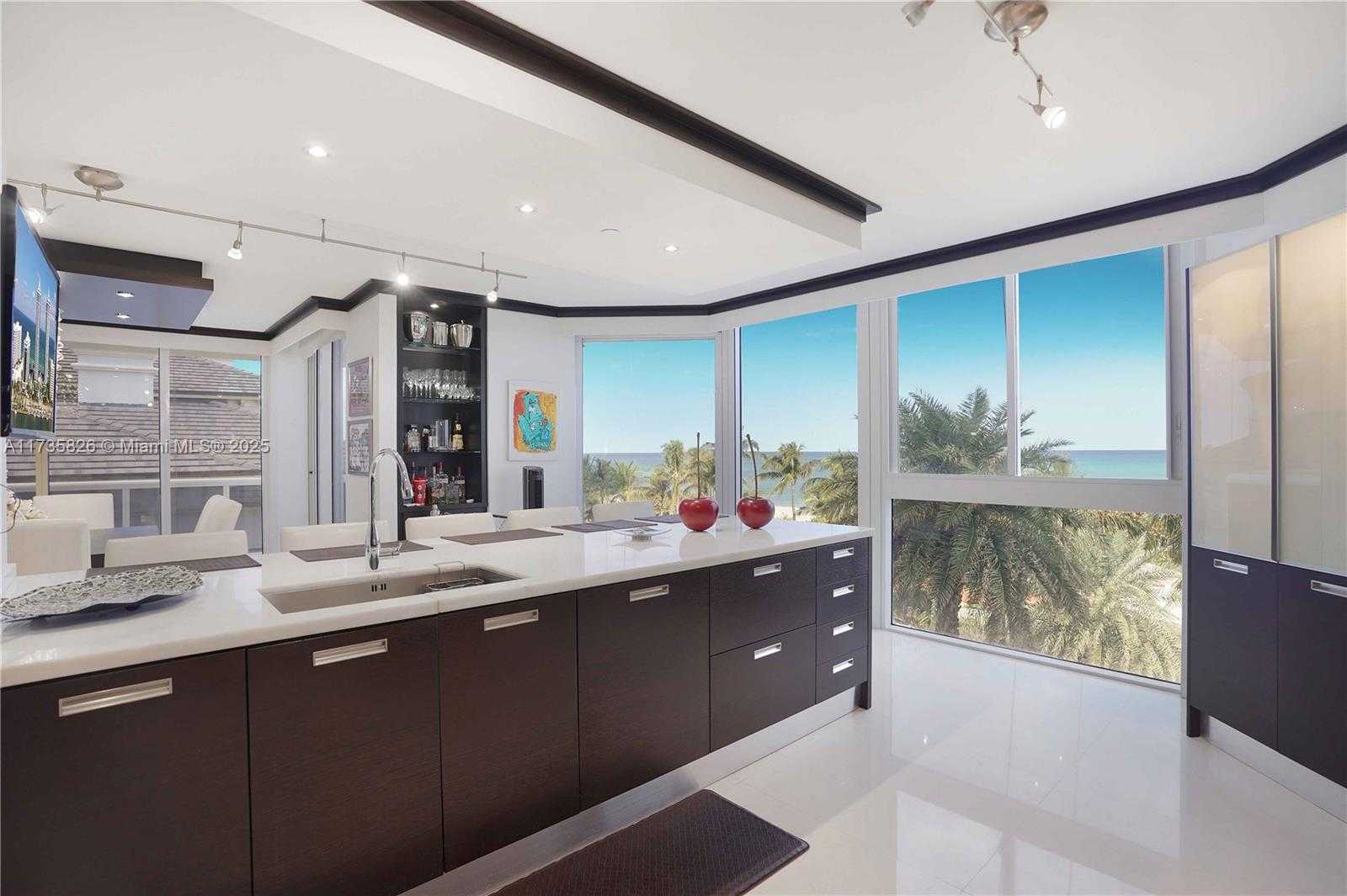 Small Image of 4775 COLLINS AVE #501, Miami Beach Number 5