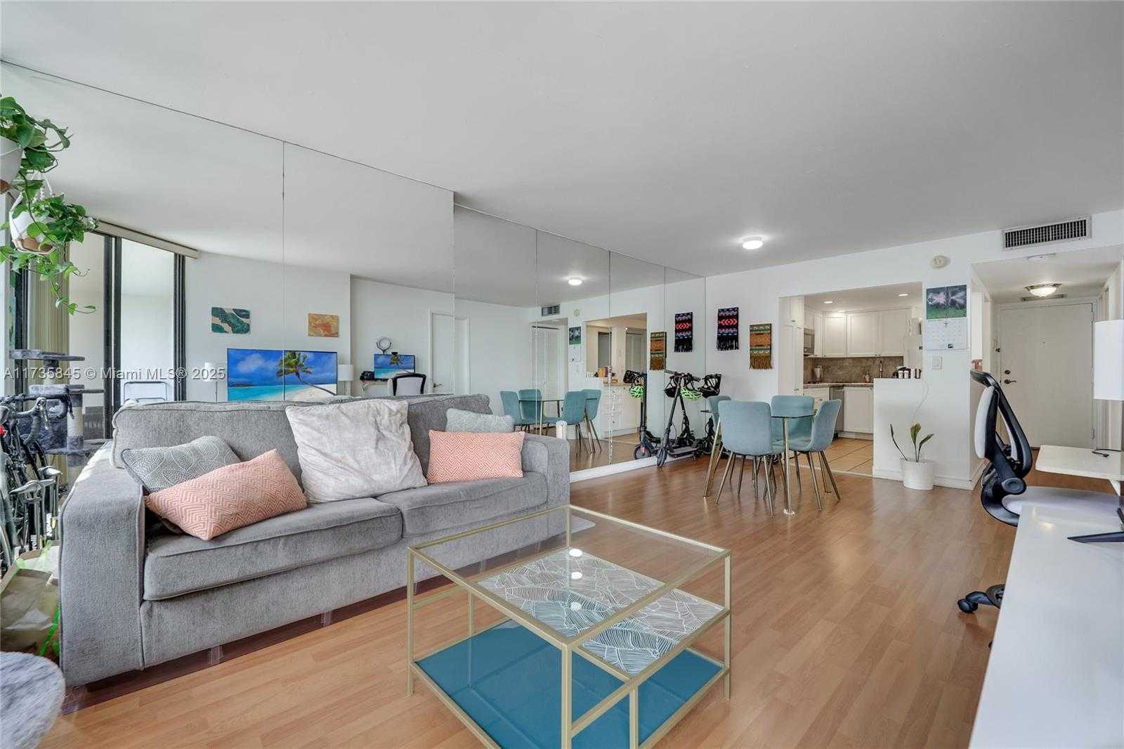 Small Image of 1901 BRICKELL AVE #B905, Miami Number 6