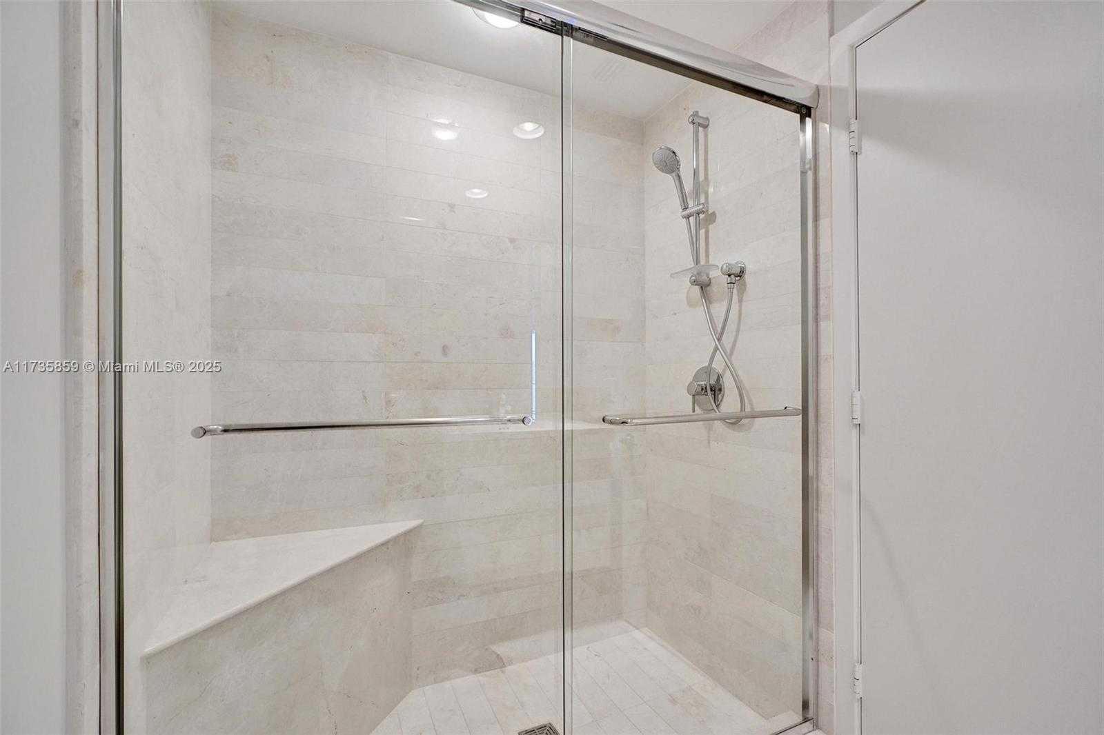 Small Image of 17301 BISCAYNE BLVD #708, North Miami Beach Number 12