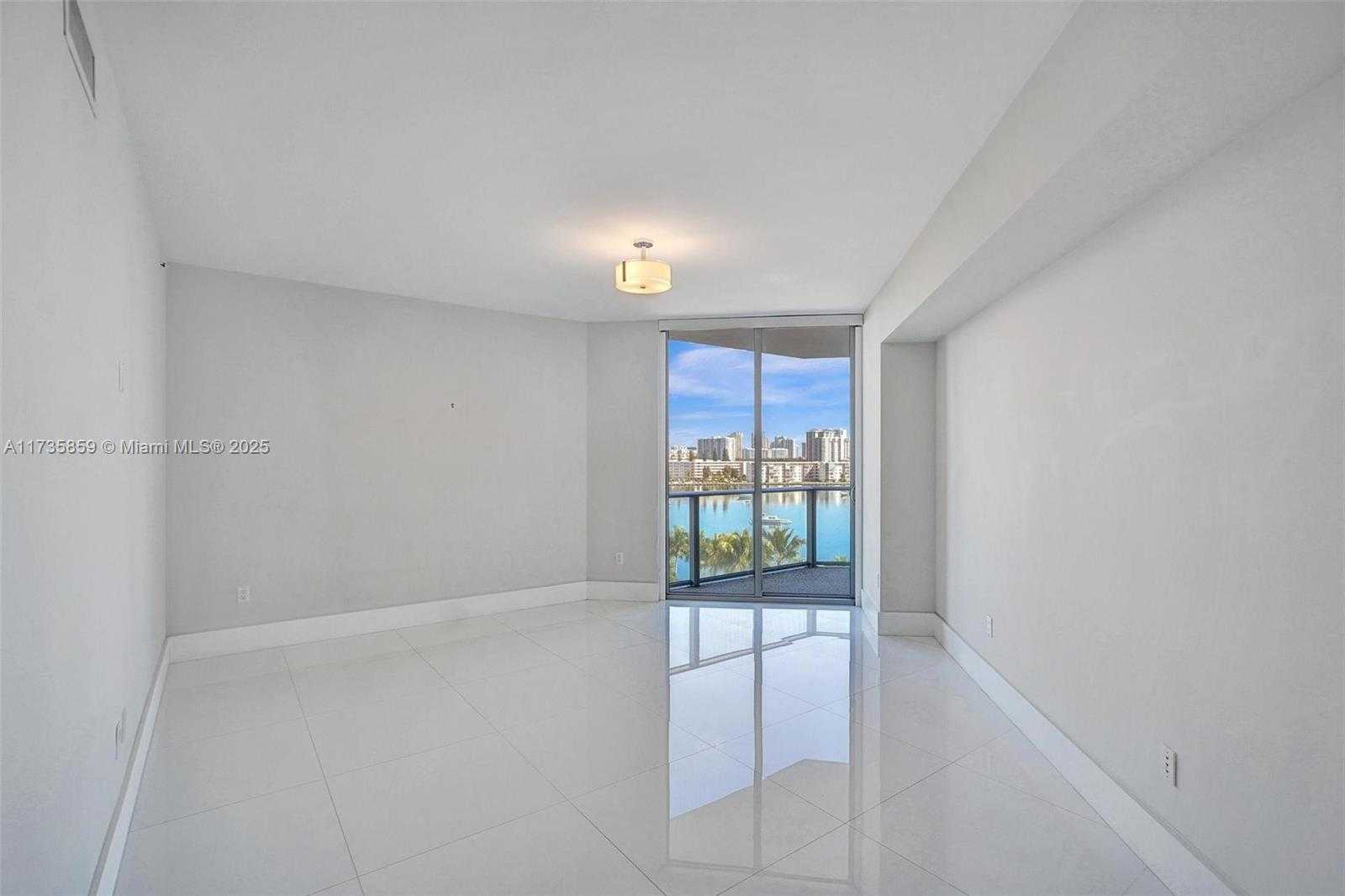 Small Image of 17301 BISCAYNE BLVD #708, North Miami Beach Number 13