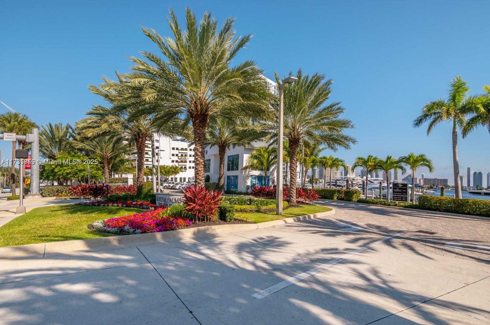 Small Image of 17301 BISCAYNE BLVD #708, North Miami Beach Number 23