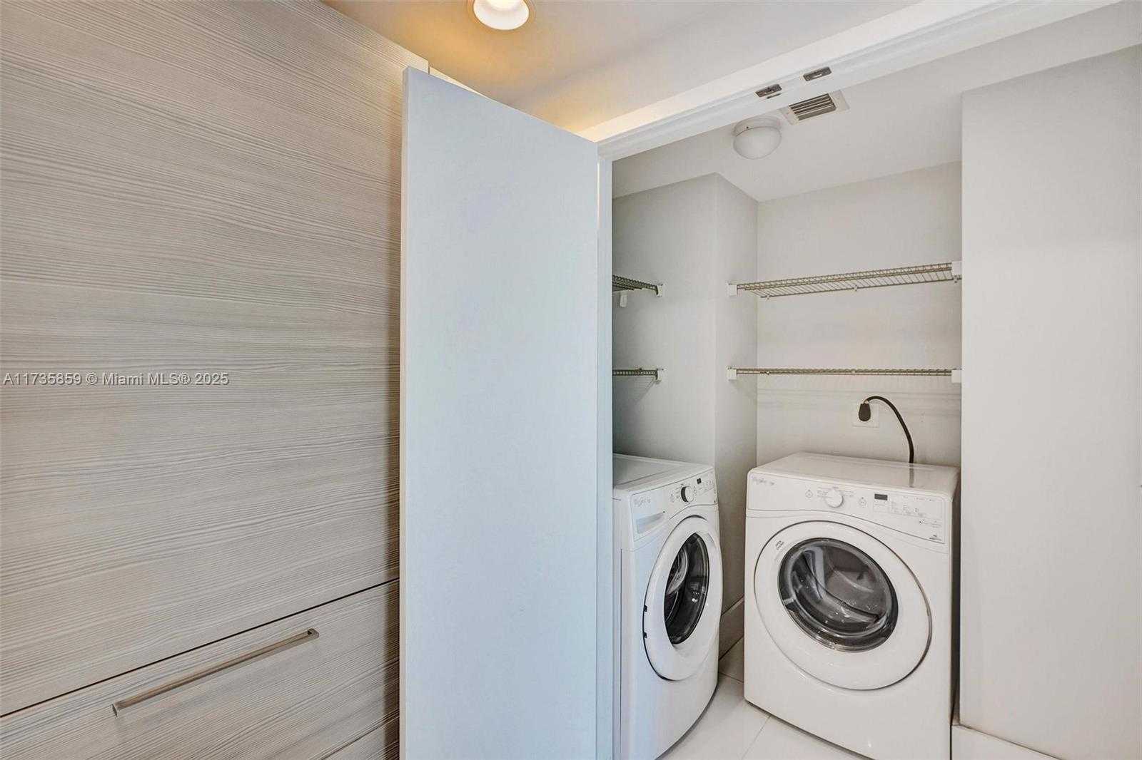 Small Image of 17301 BISCAYNE BLVD #708, North Miami Beach Number 9