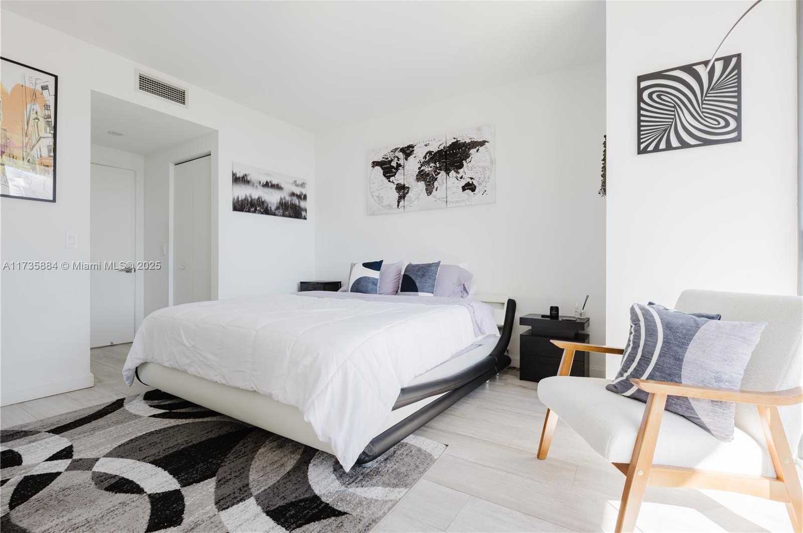 Small Image of 55 SOUTH WEST 9TH ST #3005, Miami Number 12