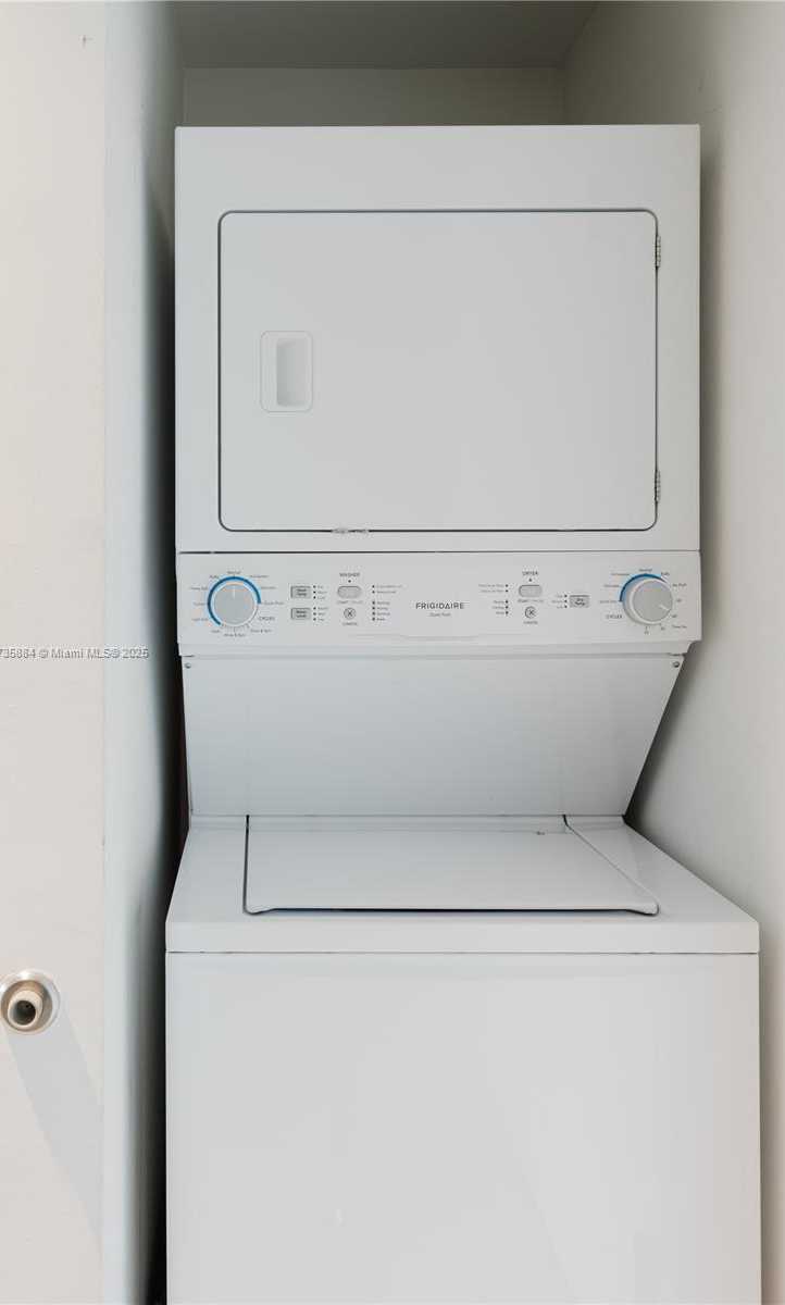 Small Image of 55 SOUTH WEST 9TH ST #3005, Miami Number 24
