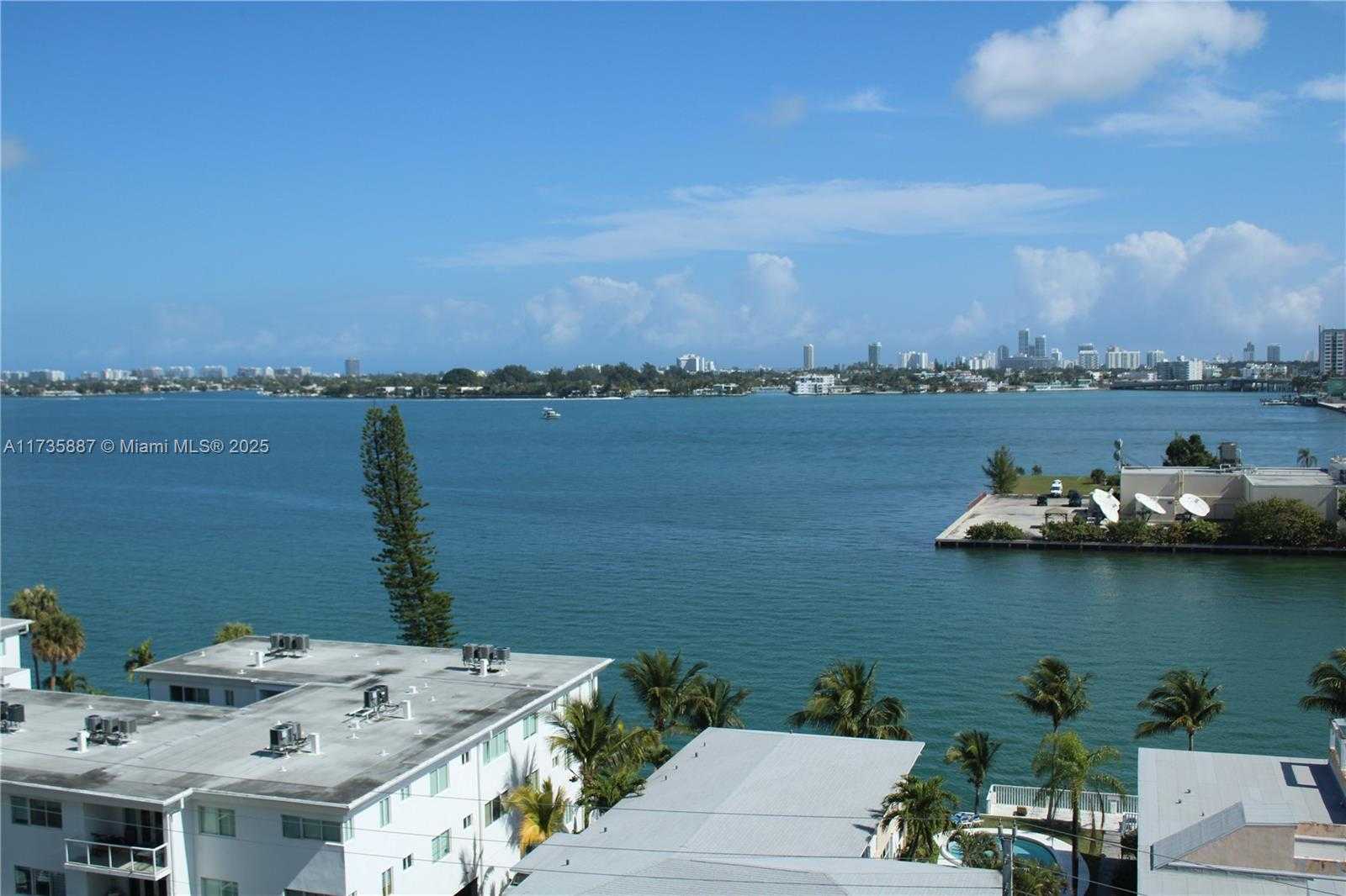 Small Image of 7910 HARBOR ISLAND DR #911, North Bay Village Number 23