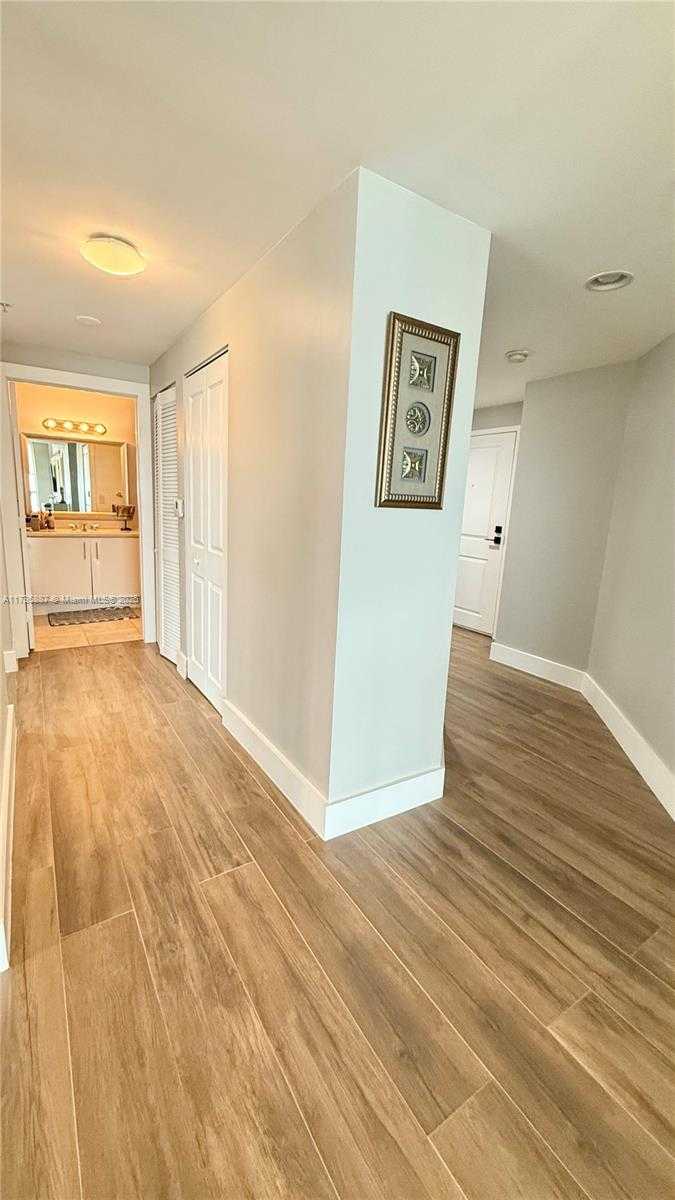 Small Image of 7910 HARBOR ISLAND DR #911, North Bay Village Number 26