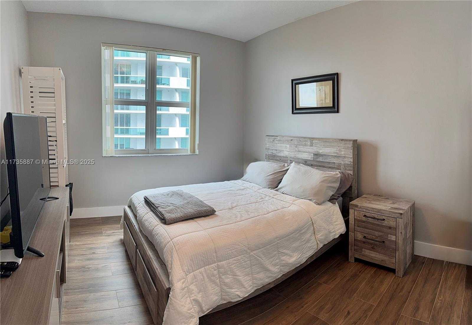 Small Image of 7910 HARBOR ISLAND DR #911, North Bay Village Number 28