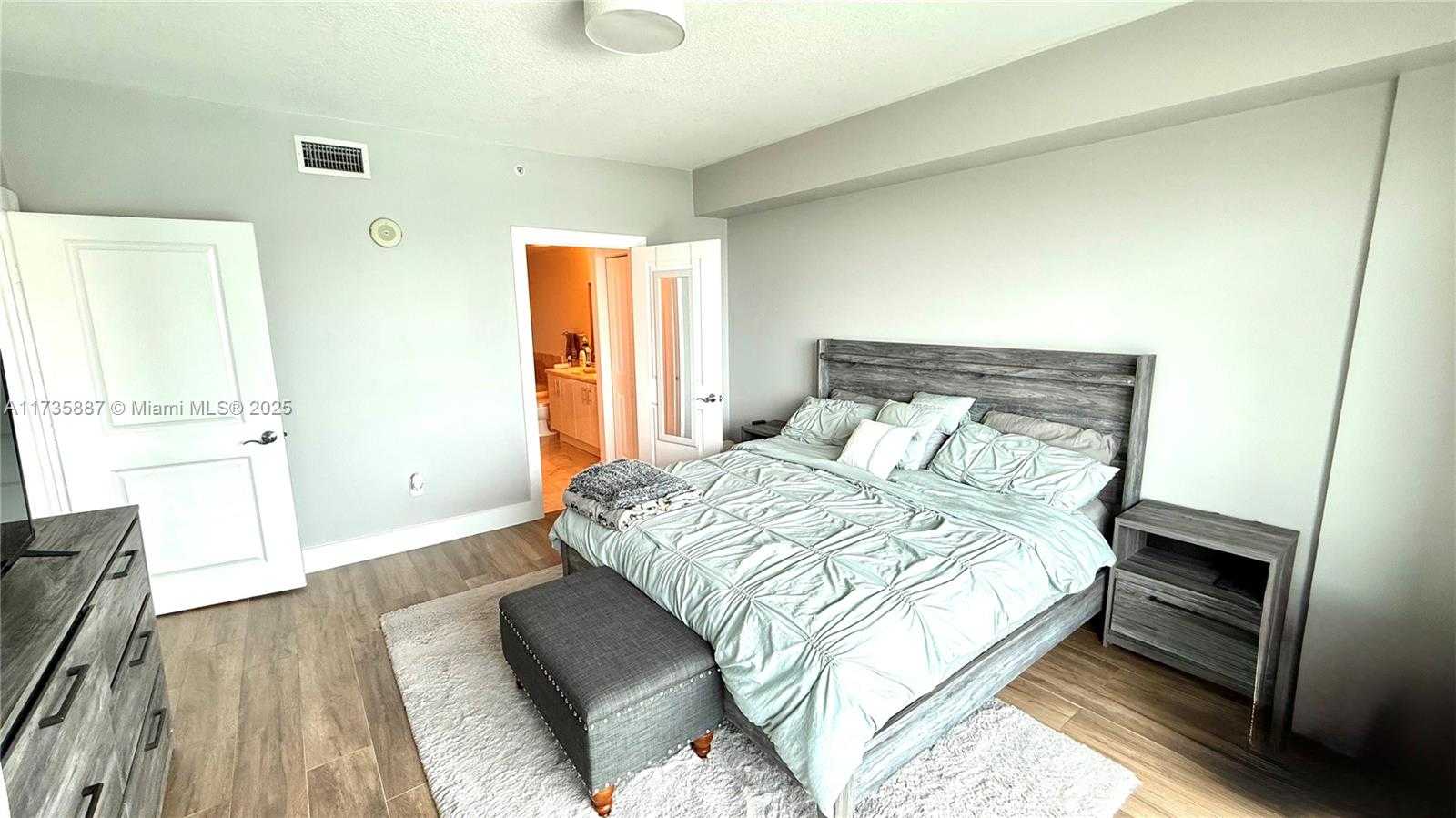 Small Image of 7910 HARBOR ISLAND DR #911, North Bay Village Number 31