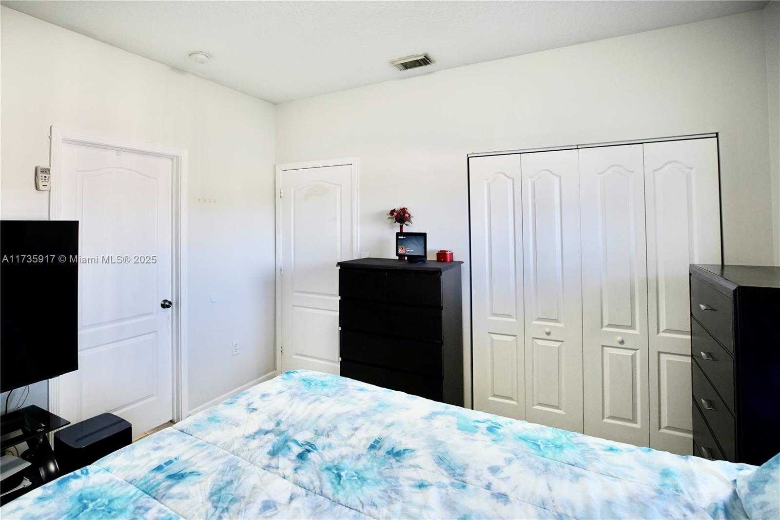 Small Image of 12859 SOUTH WEST 49TH CT, Miramar Number 11