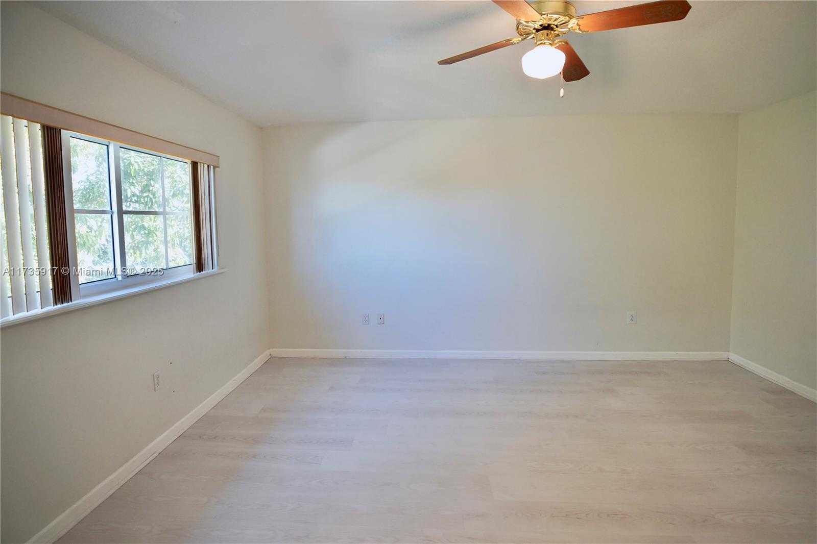 Small Image of 12859 SOUTH WEST 49TH CT, Miramar Number 13