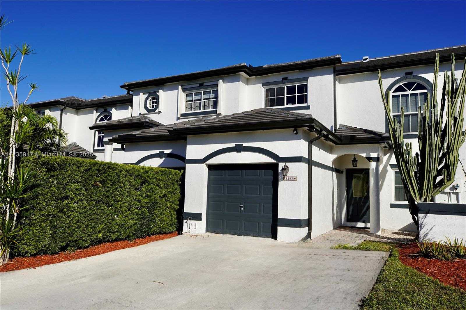 Small Image of 12859 SOUTH WEST 49TH CT, Miramar Number 2