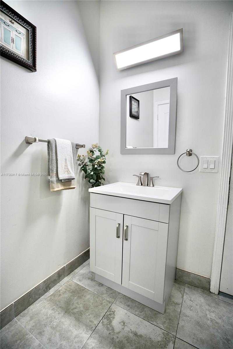 Small Image of 12859 SOUTH WEST 49TH CT, Miramar Number 8