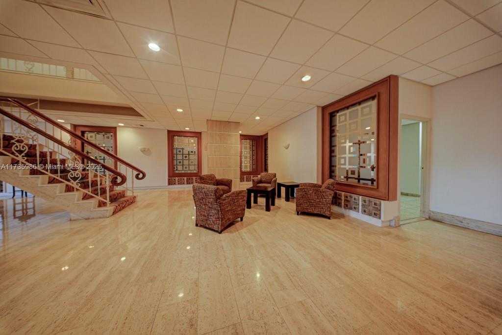 Small Image of 2899 COLLINS AVE #1203, Miami Beach Number 26