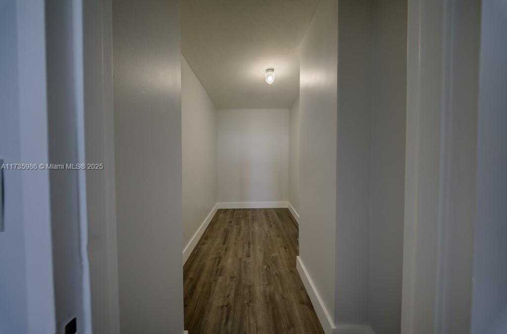 Small Image of 2899 COLLINS AVE #1203, Miami Beach Number 7
