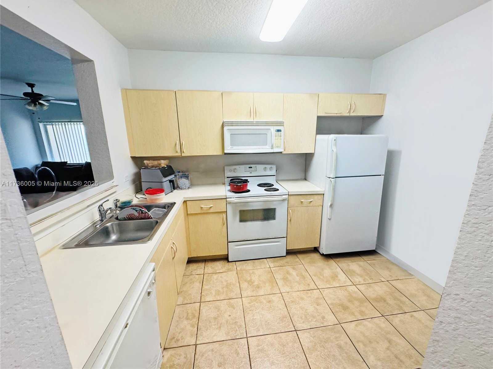 Small Image of 1169 GOLDEN LAKES BLVD #1123, West Palm Beach Number 3