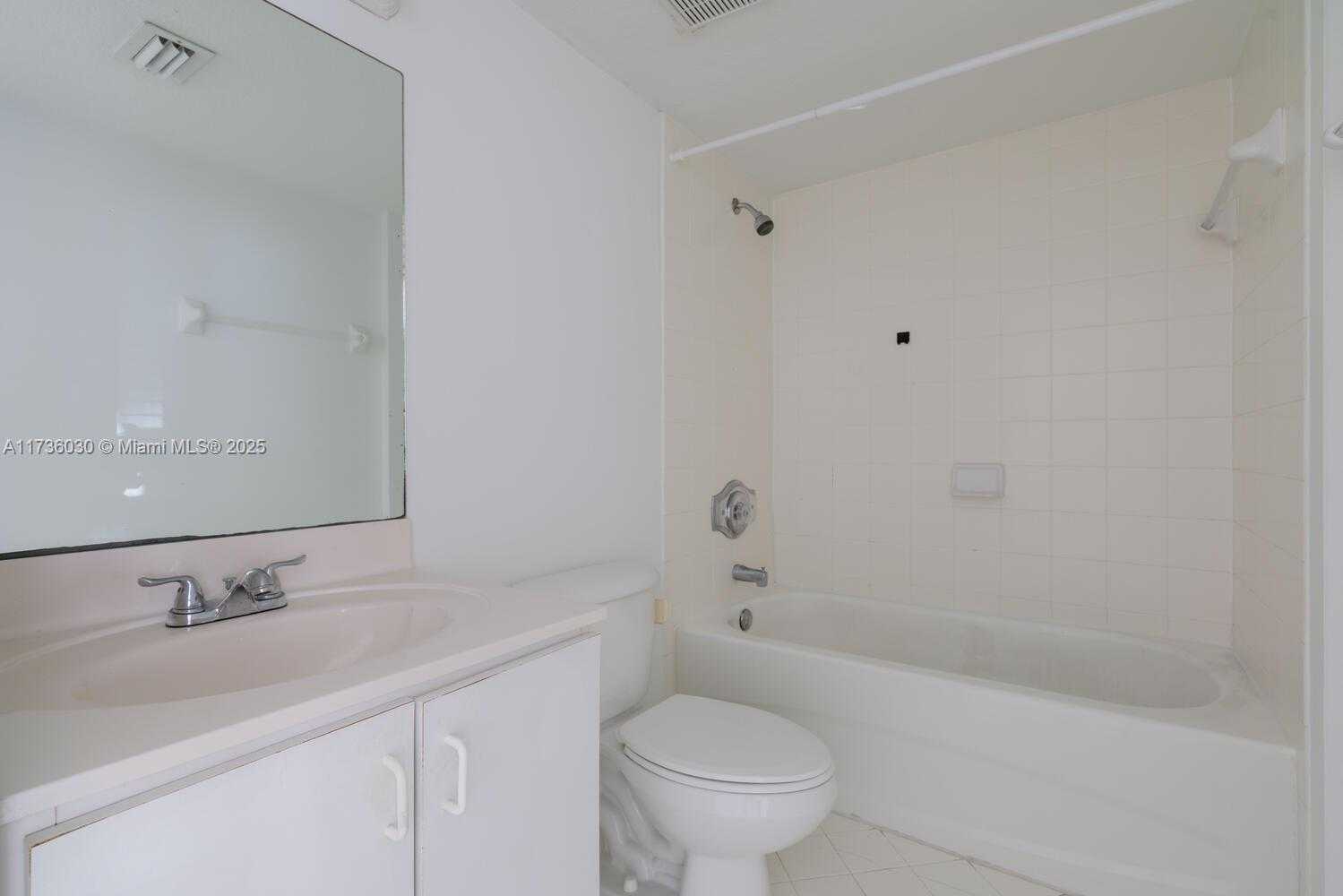 Small Image of 940 NE 33rd Terrace, Homestead, FL 33033, USA Number 11
