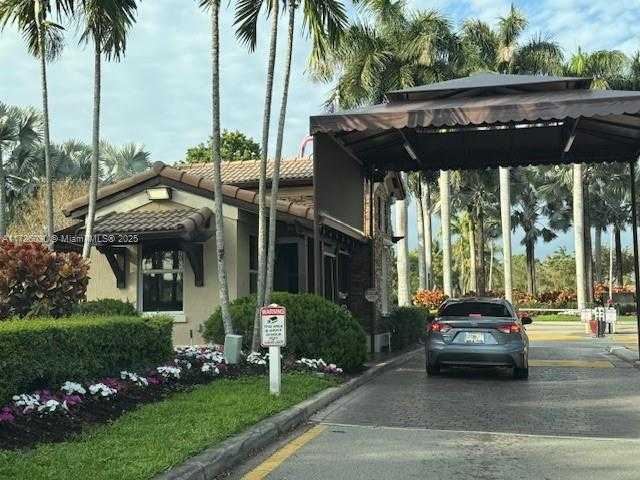 Small Image of 940 NE 33rd Terrace, Homestead, FL 33033, USA Number 8
