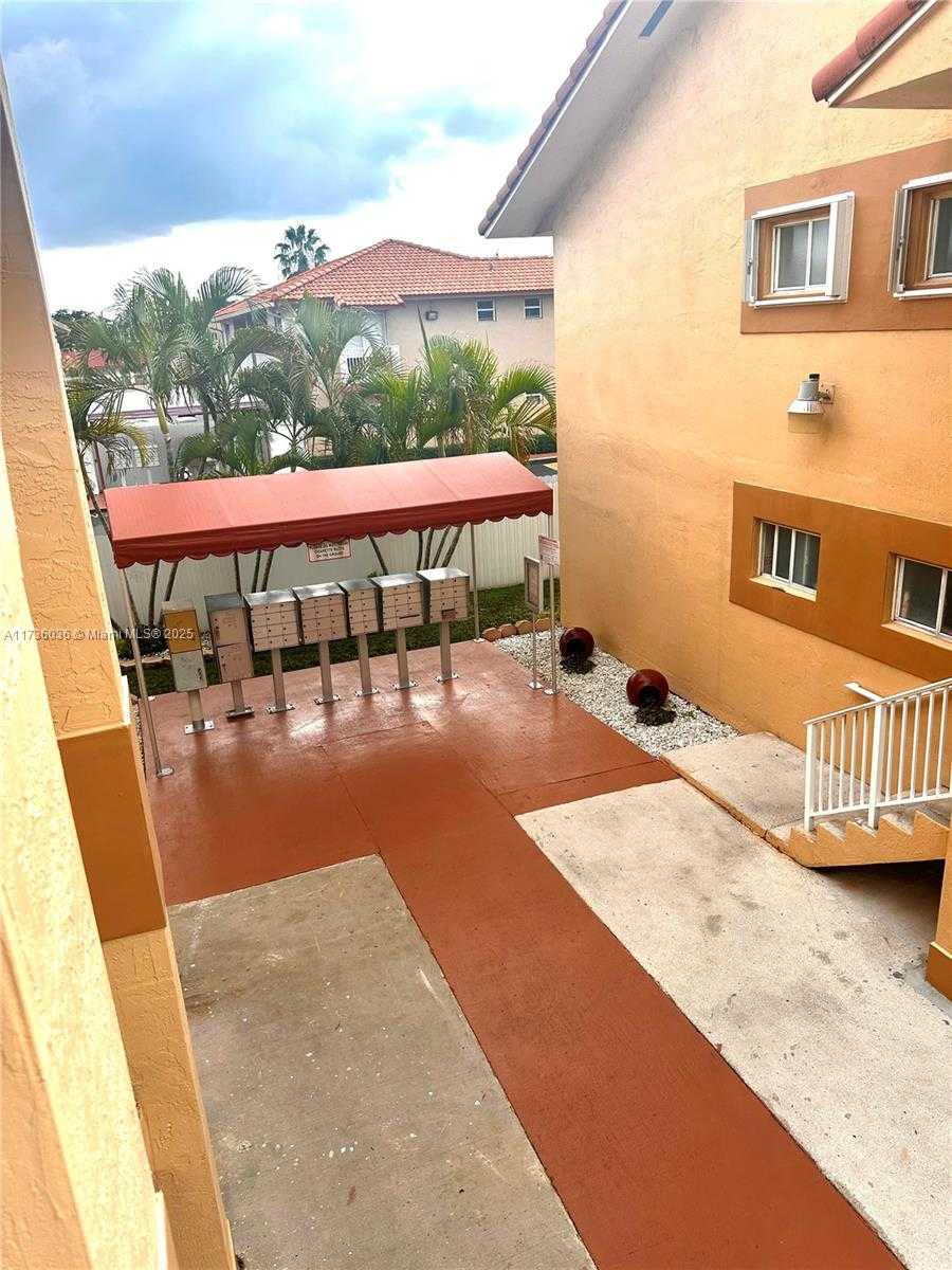 Small Image of 7011 WEST 29TH AVE #210, Hialeah Number 4