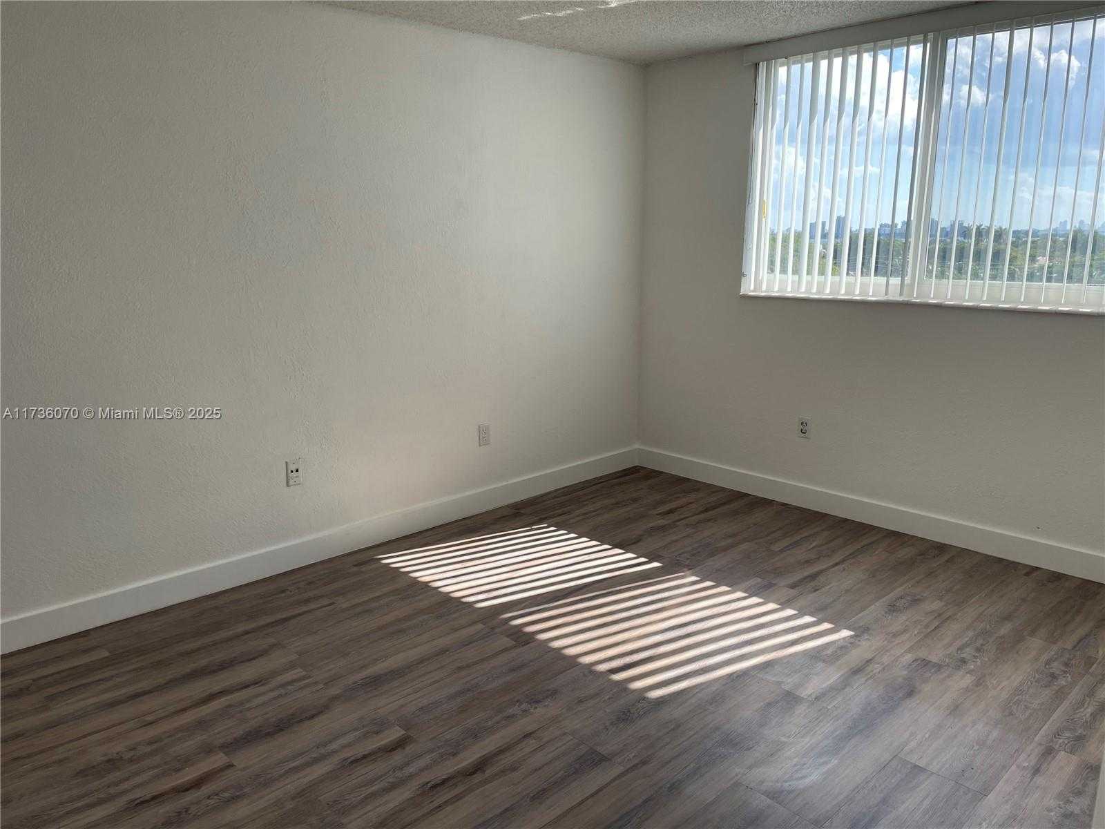 Small Image of 1251 NORTH EAST 108TH ST #807, Miami Number 11