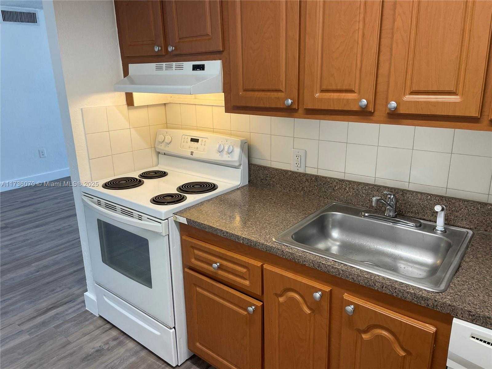 Small Image of 1251 NORTH EAST 108TH ST #807, Miami Number 5