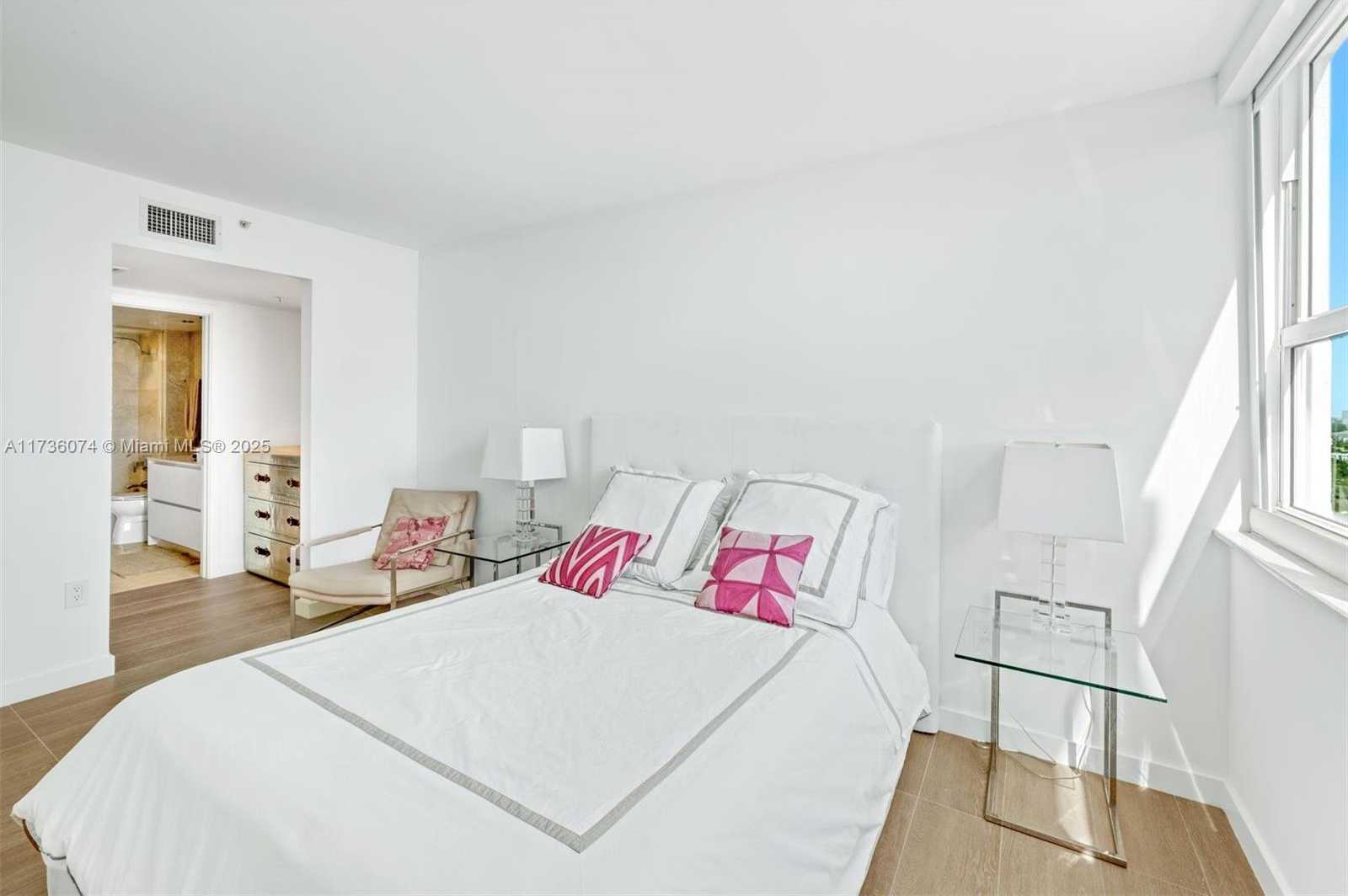 Small Image of 650 WEST AVE #2310, Miami Beach Number 12