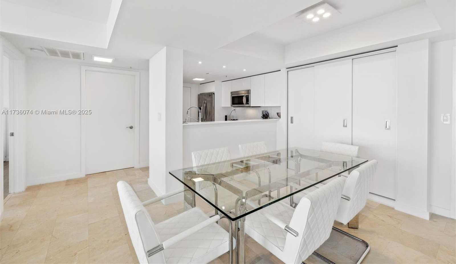 Small Image of 650 WEST AVE #2310, Miami Beach Number 6